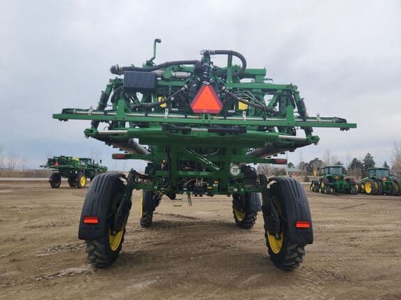 Image of John Deere 410R equipment image 3