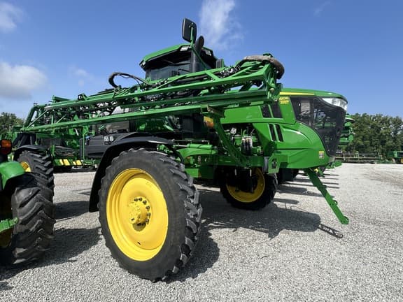 Image of John Deere 410R equipment image 3