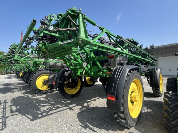 Image of John Deere 410R equipment image 4