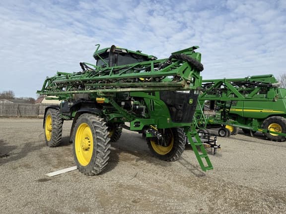 Image of John Deere 410R equipment image 2