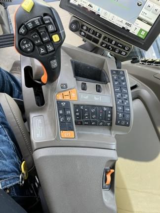 Image of John Deere 410R equipment image 3