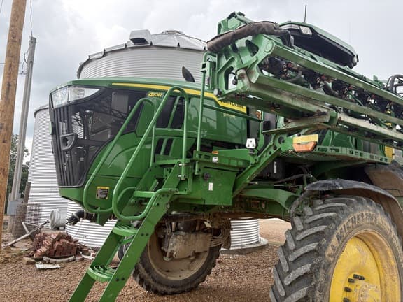Image of John Deere 410R equipment image 4