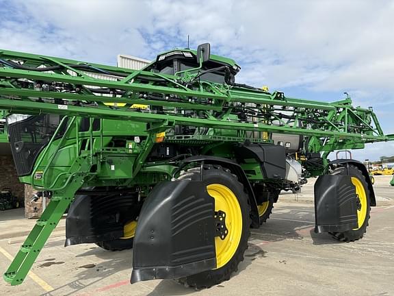 Image of John Deere 410R equipment image 2