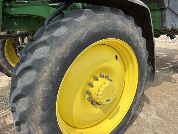 Image of John Deere 410R equipment image 1