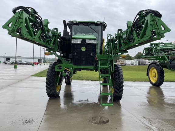 Image of John Deere 410R equipment image 3