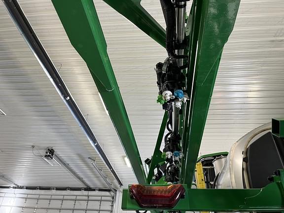 Image of John Deere 410R equipment image 4