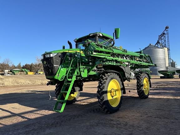 Image of John Deere 410R equipment image 1