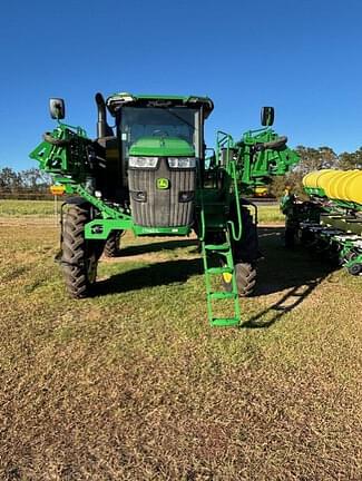 Image of John Deere 410R equipment image 1