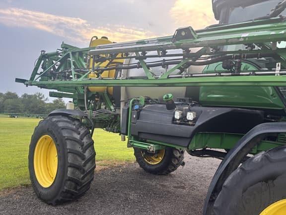 Image of John Deere 410R equipment image 2