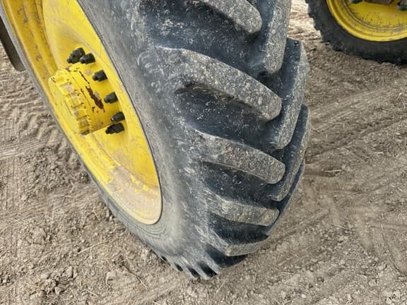 Image of John Deere 410R equipment image 3