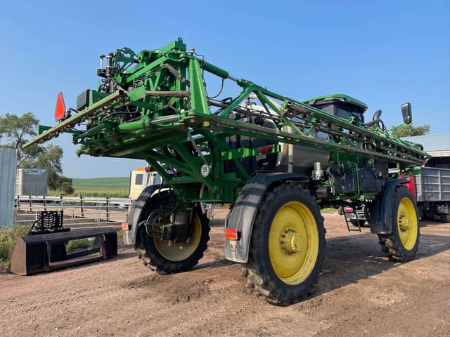 Image of John Deere 410R equipment image 3