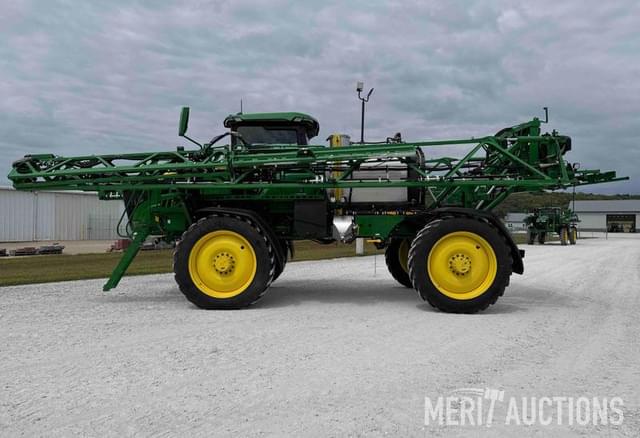 Image of John Deere 410R equipment image 1
