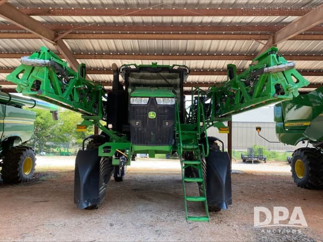 Image of John Deere 410R equipment image 4