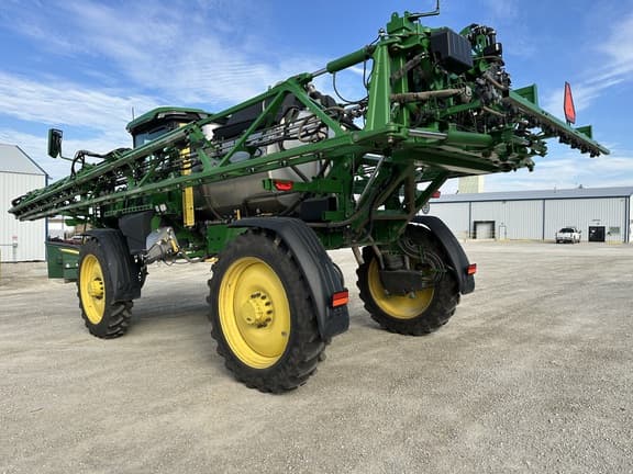 Image of John Deere 412R equipment image 4