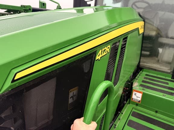 Image of John Deere 412R equipment image 3