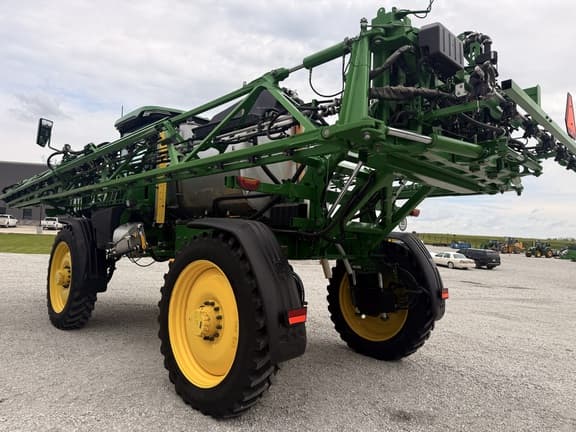 Image of John Deere 412R equipment image 3