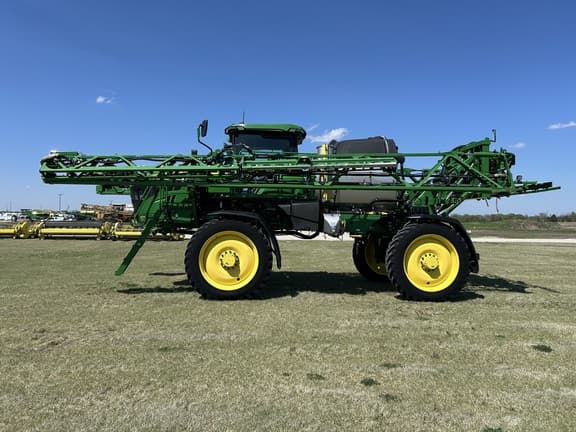 Image of John Deere 412R equipment image 1