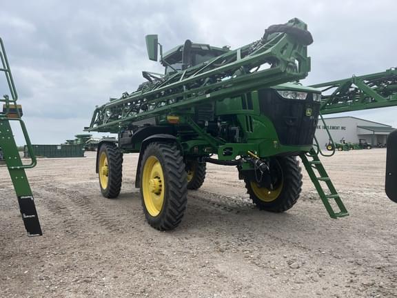 Image of John Deere 412R equipment image 3