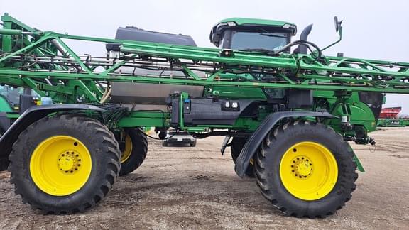Image of John Deere 412R equipment image 3