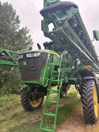 Image of John Deere 412R equipment image 1