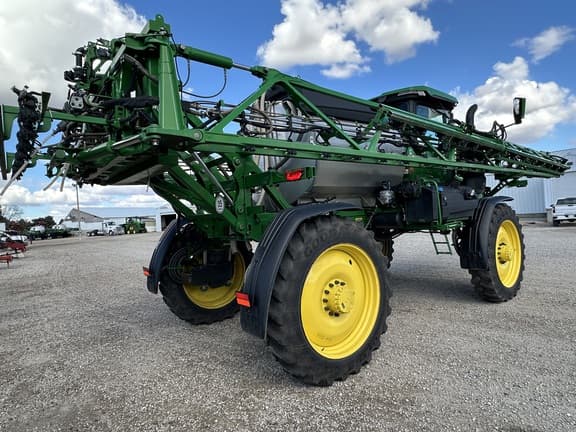 Image of John Deere 412R equipment image 4