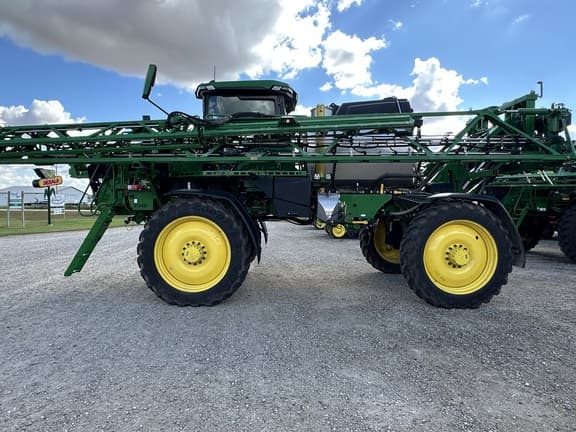 Image of John Deere 412R equipment image 1