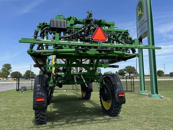 Image of John Deere 412R equipment image 4