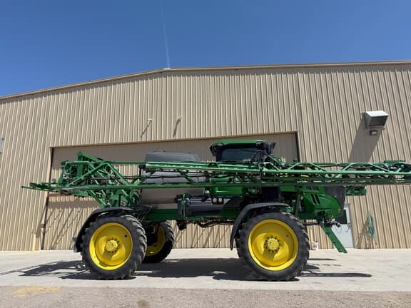 Image of John Deere 412R equipment image 4