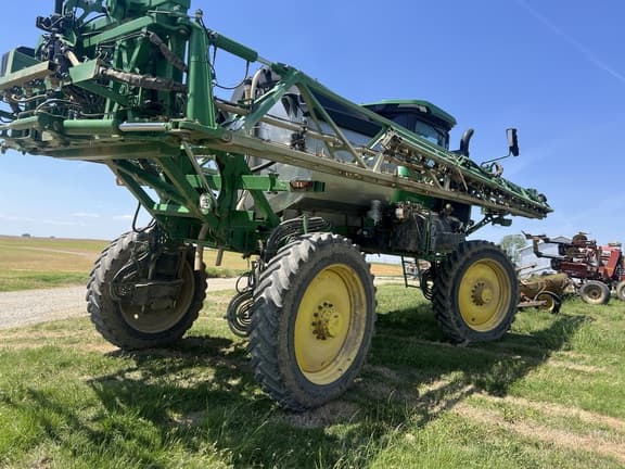 Image of John Deere 412R equipment image 2