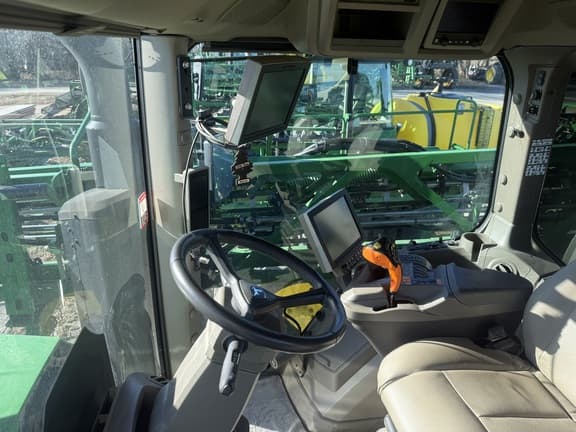 Image of John Deere 412R equipment image 3