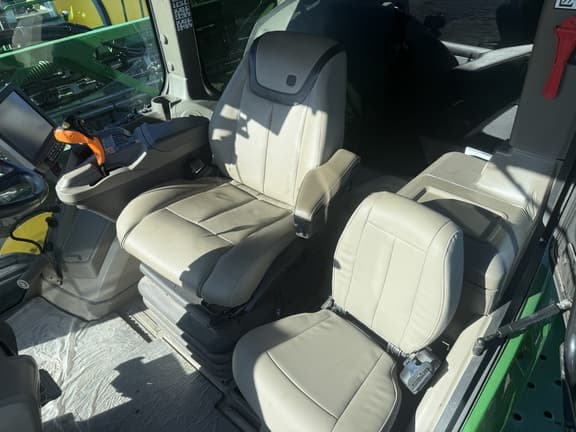 Image of John Deere 412R equipment image 4