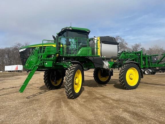 Image of John Deere 412R equipment image 1