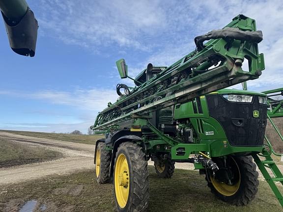 Image of John Deere 412R equipment image 3