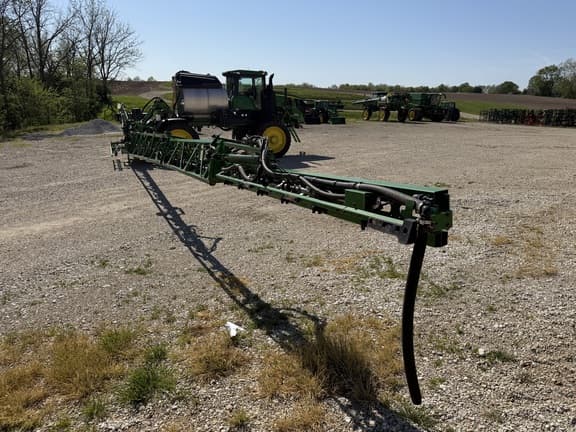 Image of John Deere 412R equipment image 4