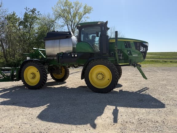 Image of John Deere 412R equipment image 2
