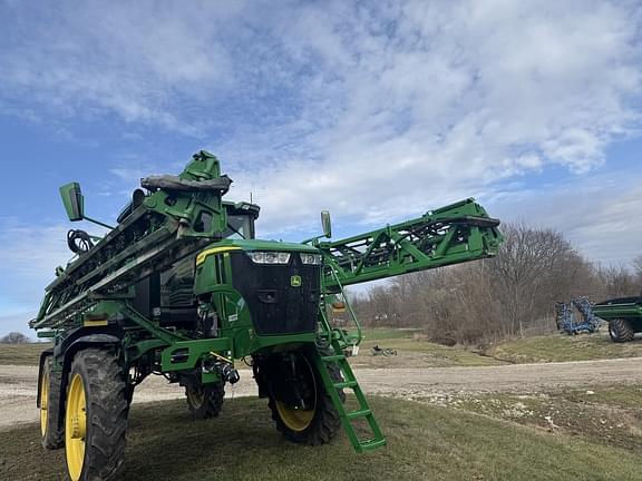 Image of John Deere 412R equipment image 1