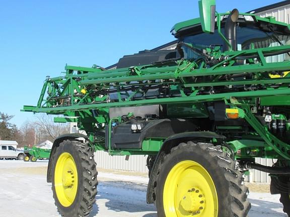 Image of John Deere 412R equipment image 4