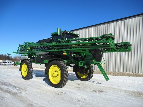 Image of John Deere 412R equipment image 3