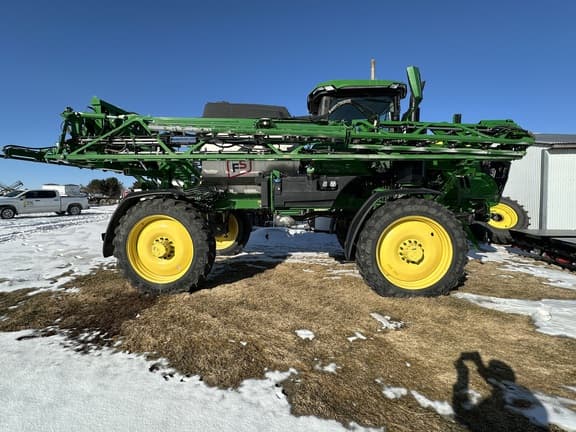 Image of John Deere 412R equipment image 1