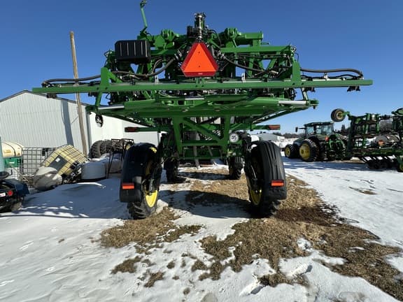 Image of John Deere 412R equipment image 3