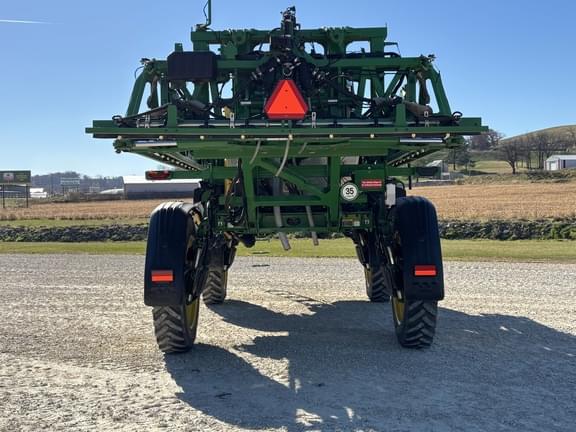 Image of John Deere 412R equipment image 4