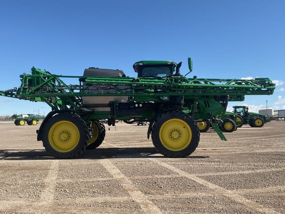 Image of John Deere 412R equipment image 4