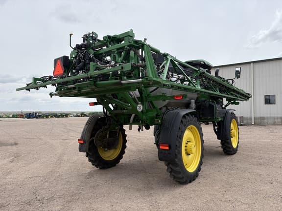 Image of John Deere 412R equipment image 4