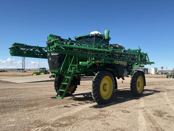 Image of John Deere 412R equipment image 3