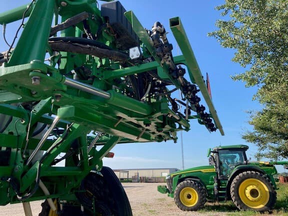 Image of John Deere 412R equipment image 4