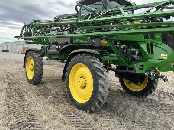 Image of John Deere 412R equipment image 3