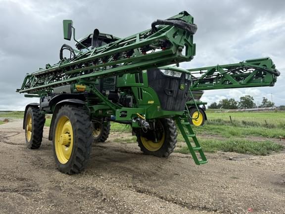 Image of John Deere 412R equipment image 2