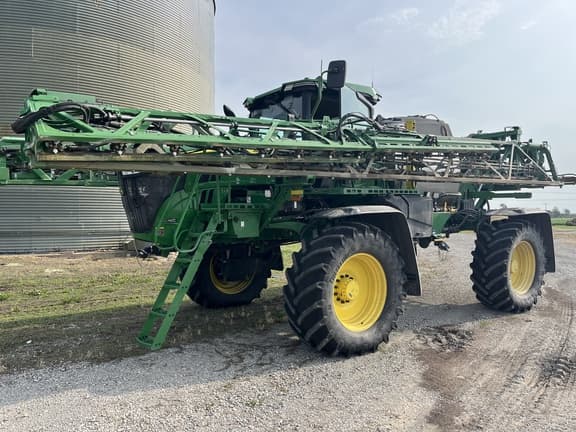 Image of John Deere 412R equipment image 4