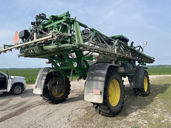 Image of John Deere 412R equipment image 1