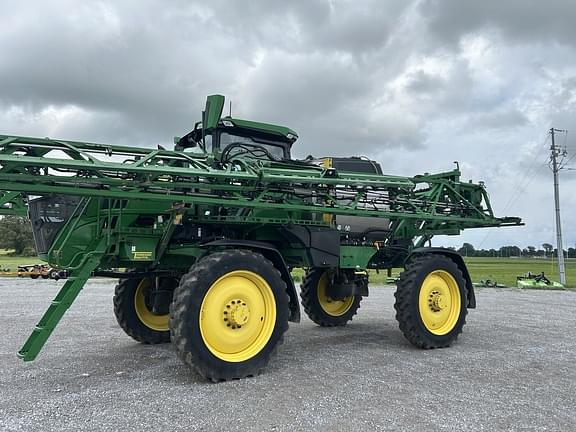 Image of John Deere 412R equipment image 2